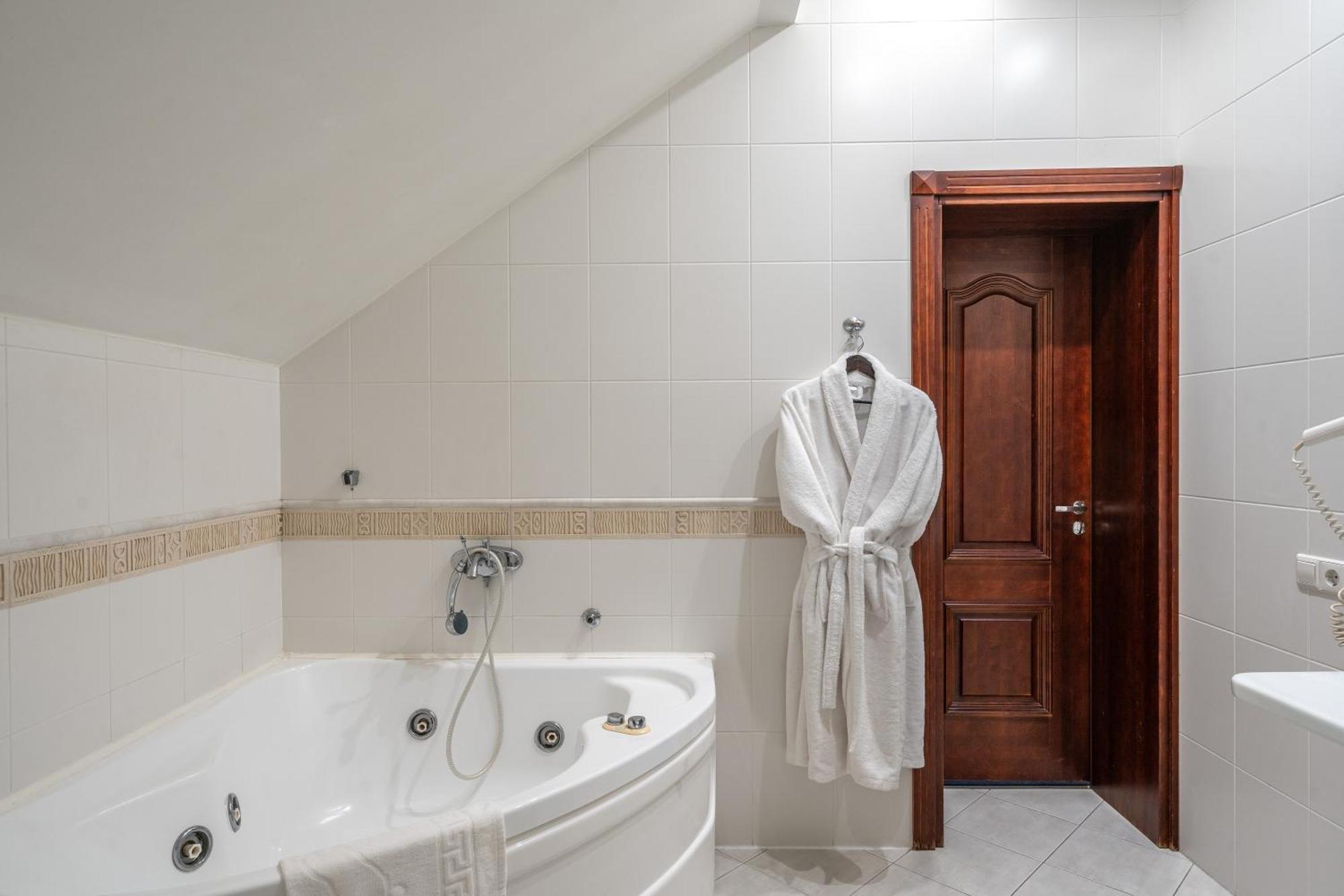 Hotel Sfinksas Κάουνας Εξωτερικό φωτογραφία